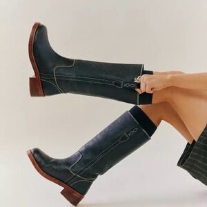 Free People Size11 Blaze Pull On Boots Black